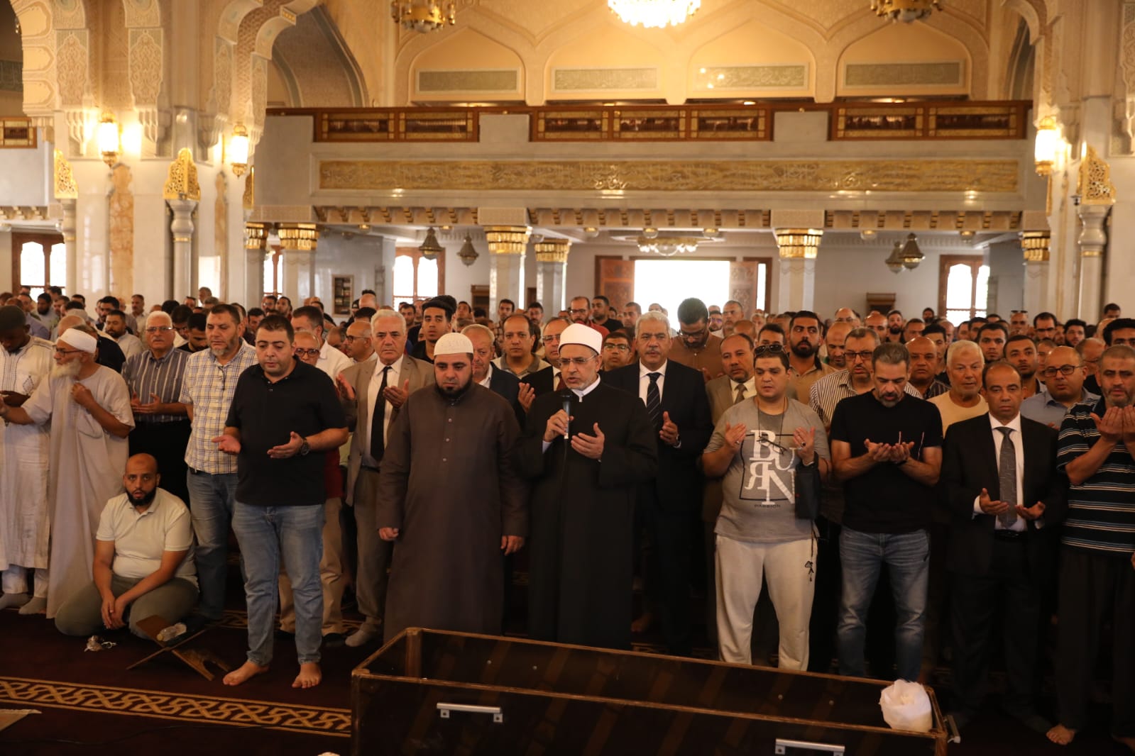 صلاة الجنازة على رئيسة تمريض مستشفى سيد جلال